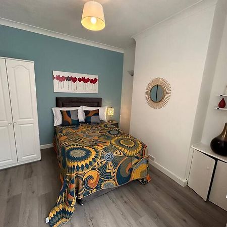 Spacious Homely 3 Bed Property Newcastle-under-Lyme Zewnętrze zdjęcie