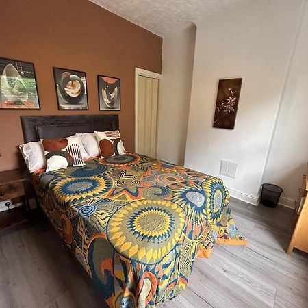 Spacious Homely 3 Bed Property Newcastle-under-Lyme Zewnętrze zdjęcie