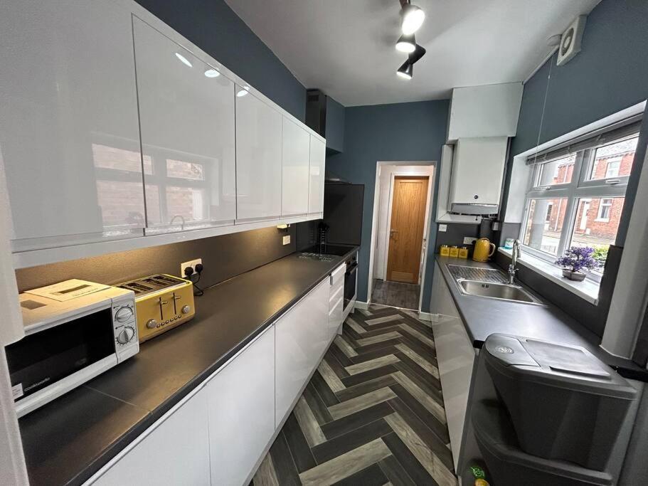 Spacious Homely 3 Bed Property Newcastle-under-Lyme Zewnętrze zdjęcie