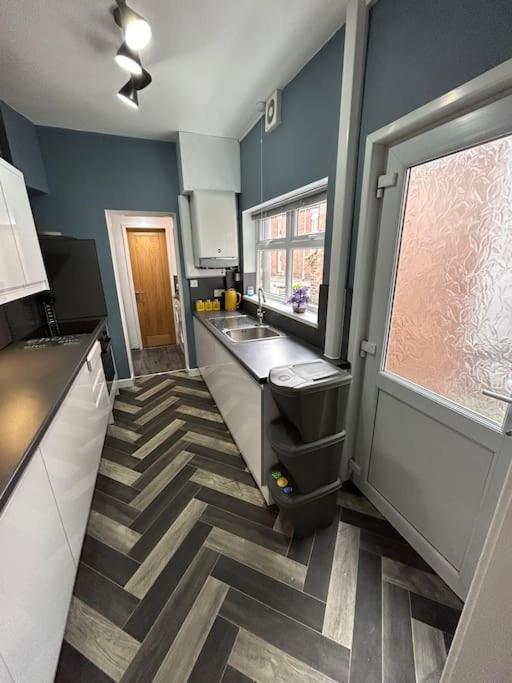 Spacious Homely 3 Bed Property Newcastle-under-Lyme Zewnętrze zdjęcie
